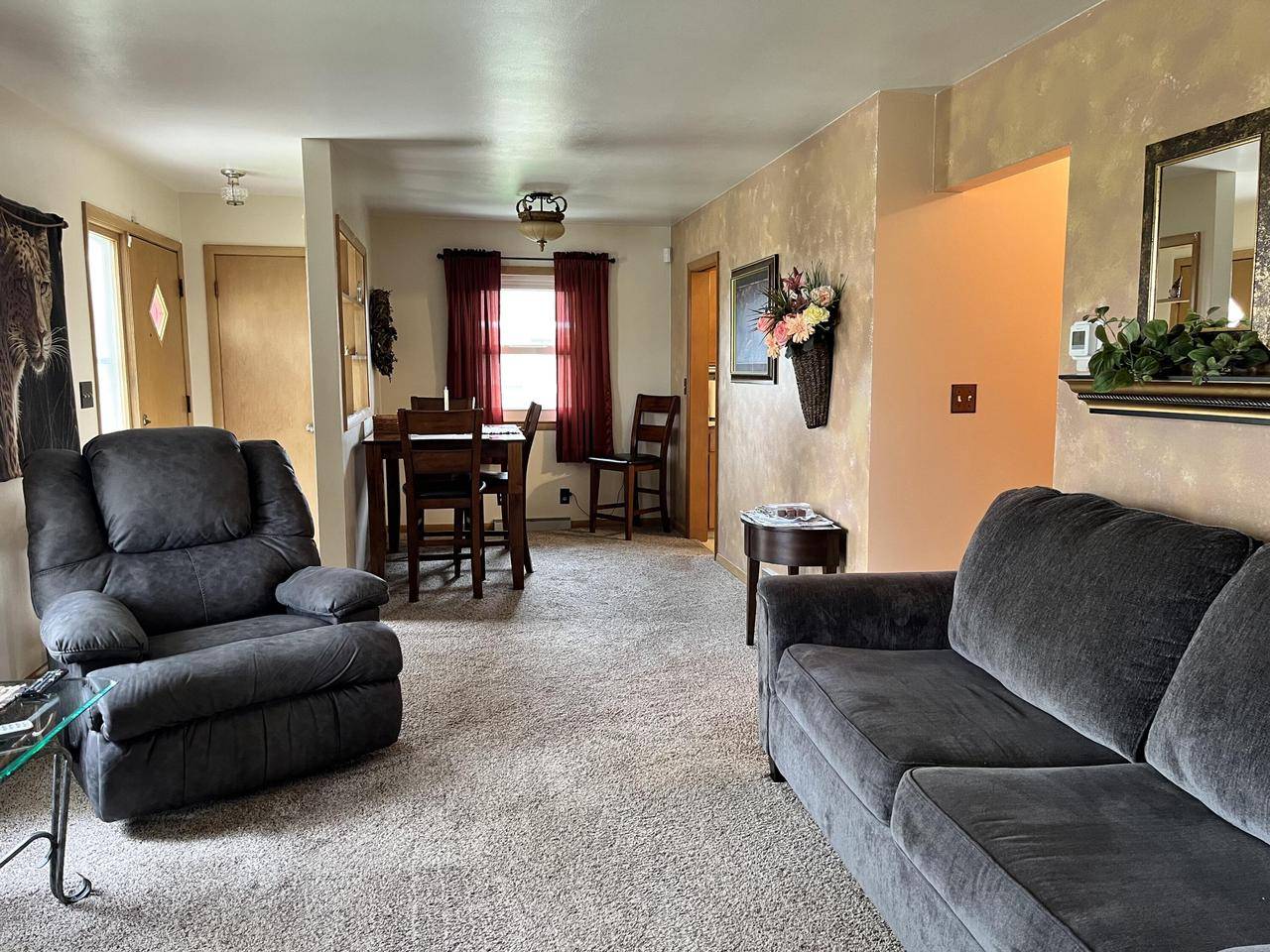 Milwaukee, WI 53219,6951 W Verona COURT