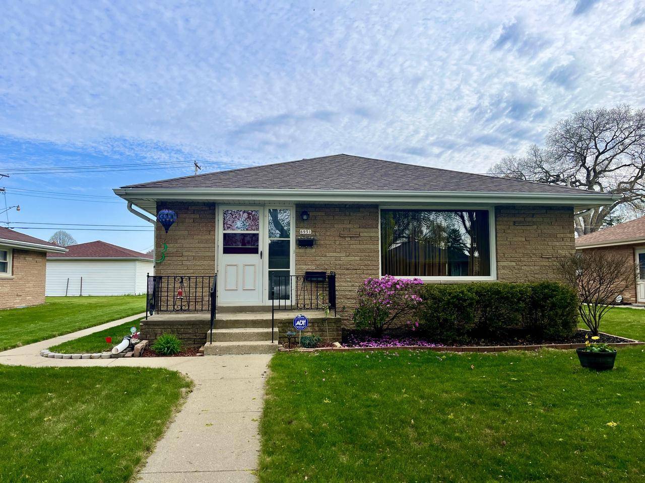 Milwaukee, WI 53219,6951 W Verona COURT