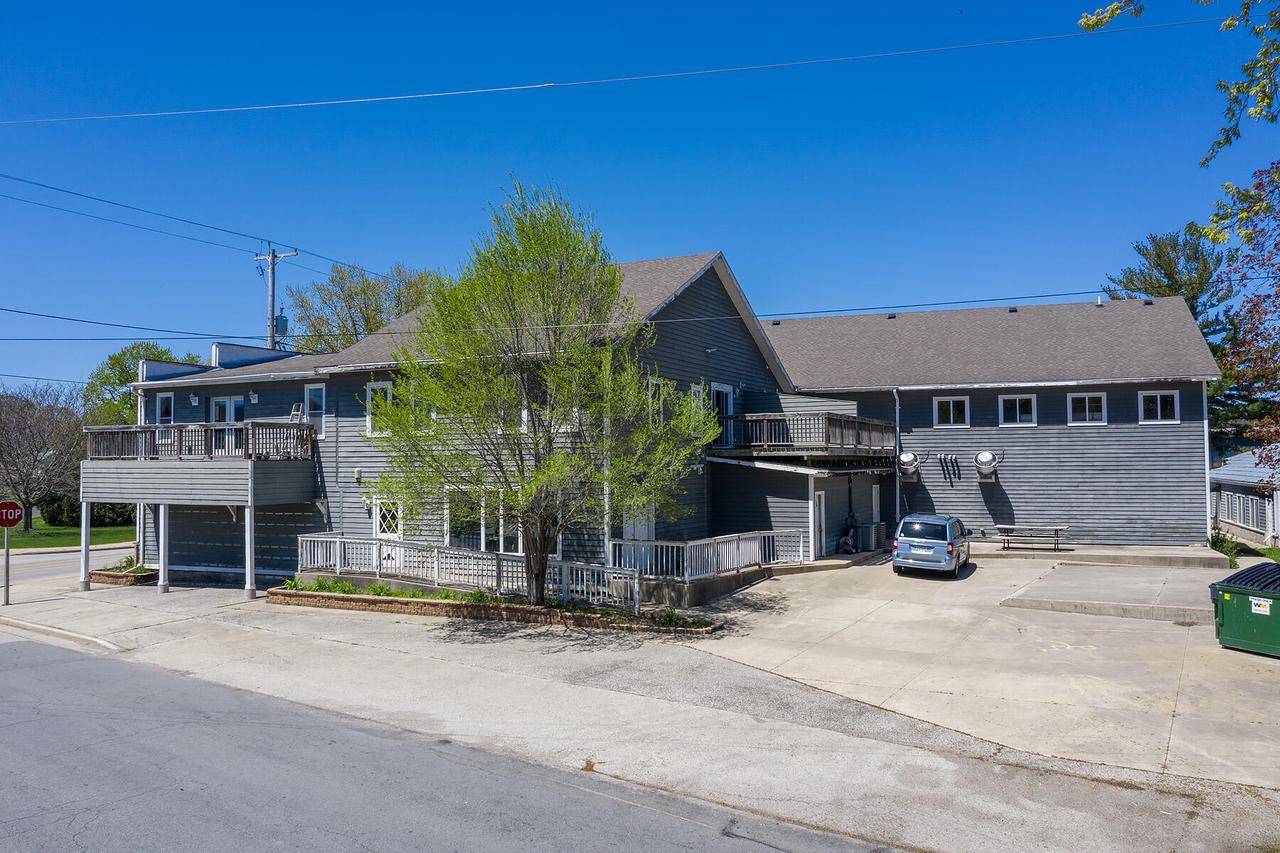 Ashippun, WI 53003,N502 State Road 67 #N506