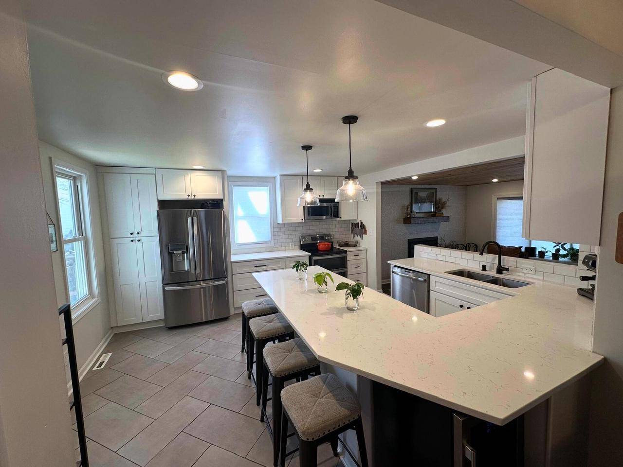 Hartland, WI 53029,323 E Capitol DRIVE