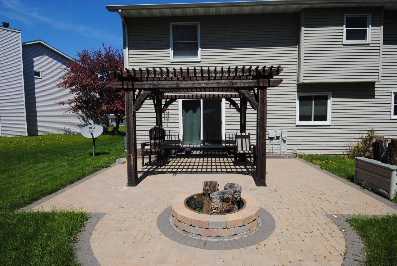 Delavan, WI 53115,1116 Redwood COURT