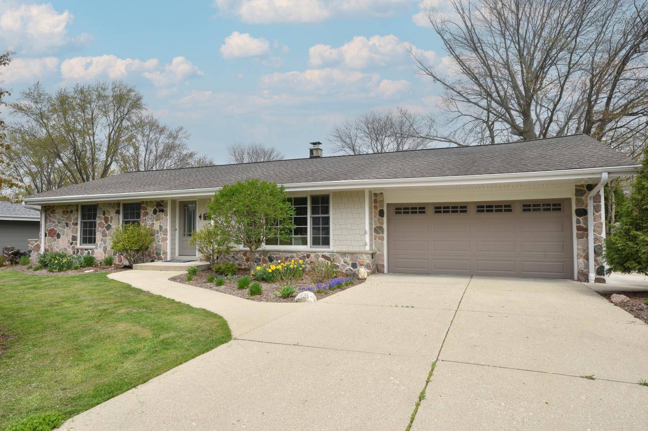 Fox Point, WI 53217,6800 N Reynard ROAD