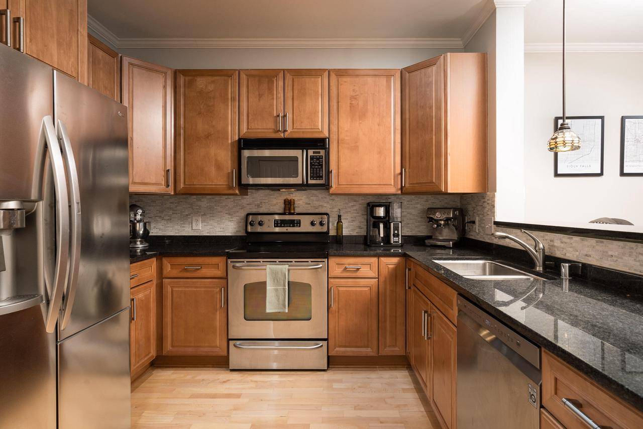 Saint Francis, WI 53235,3930 S Lake DRIVE #411