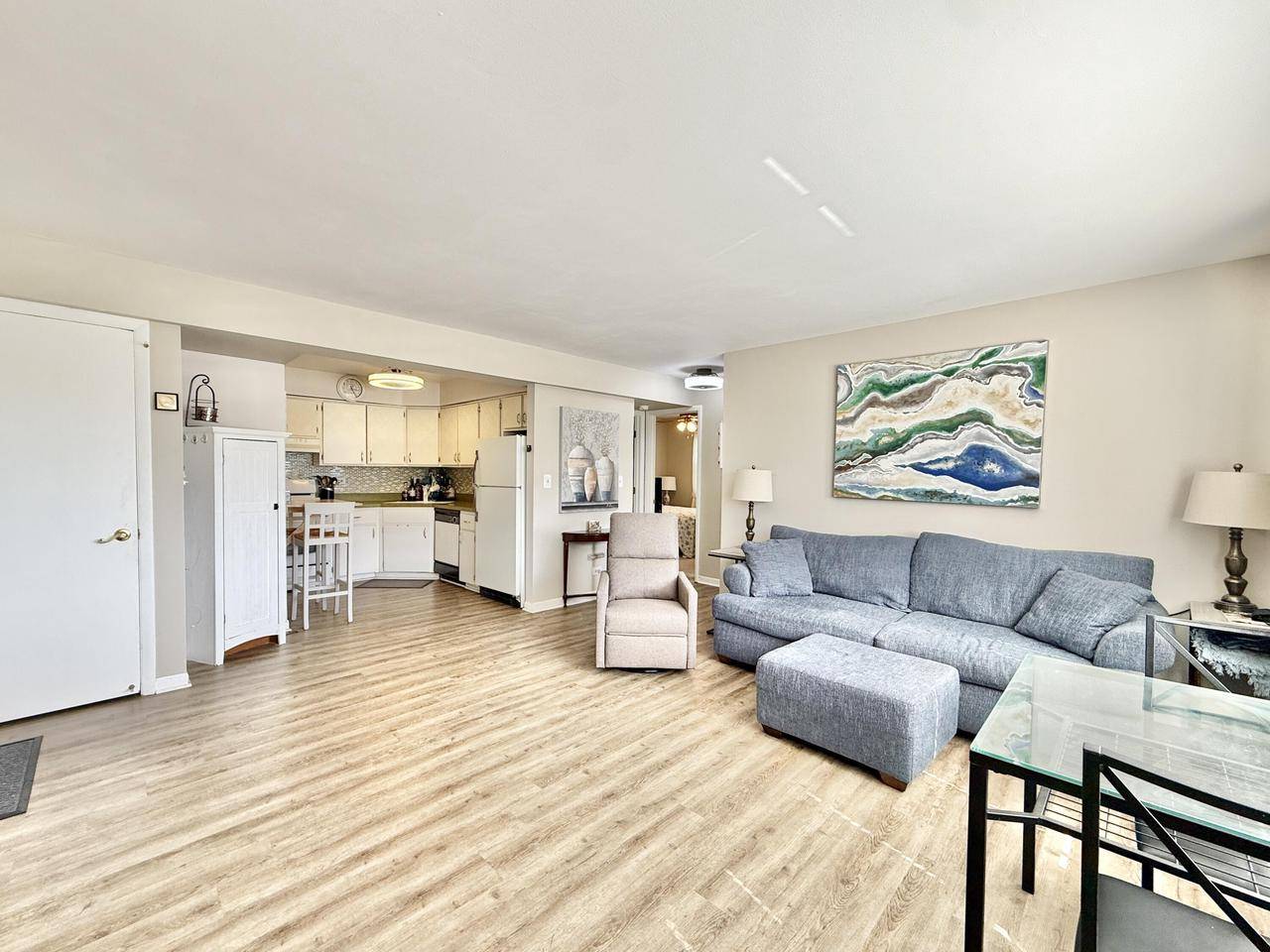 Lake Geneva, WI 53147,235 Country Club DRIVE #1B