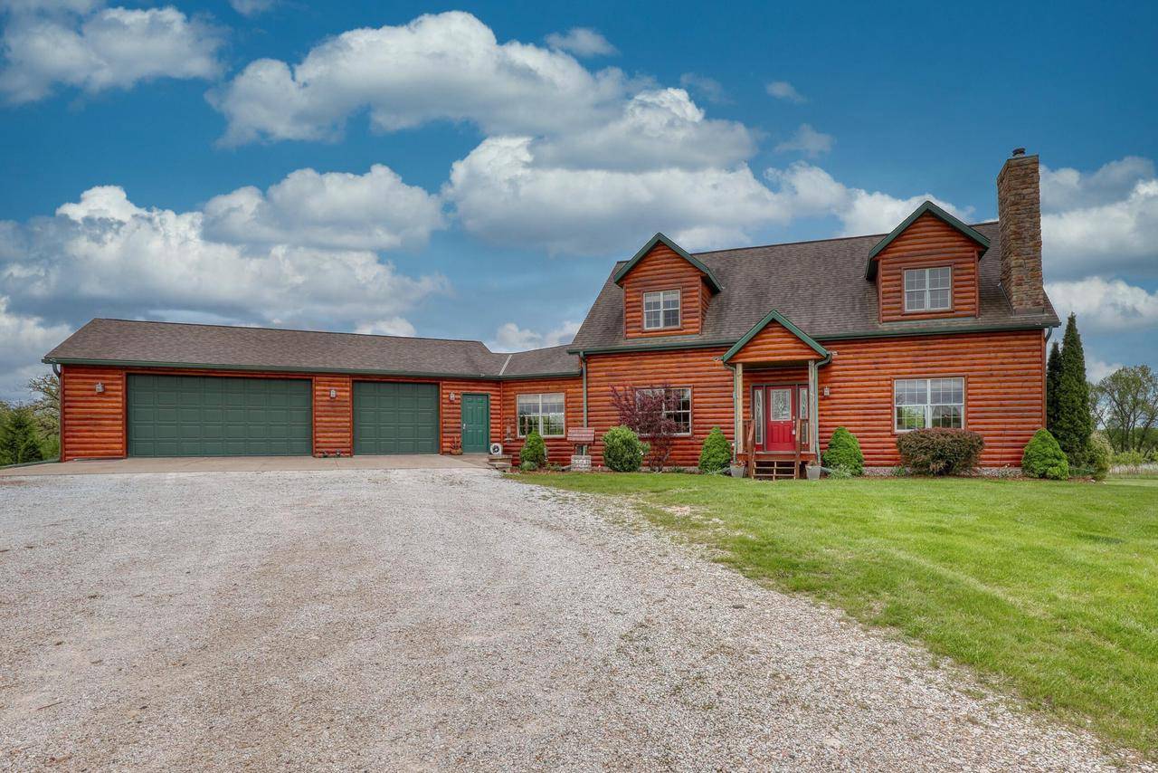 Pewaukee, WI 53072,N43W25019 Lindsay ROAD