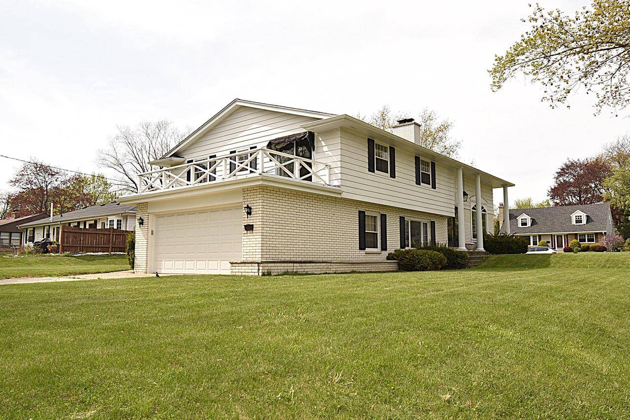 South Milwaukee, WI 53172,208 Fairview AVENUE