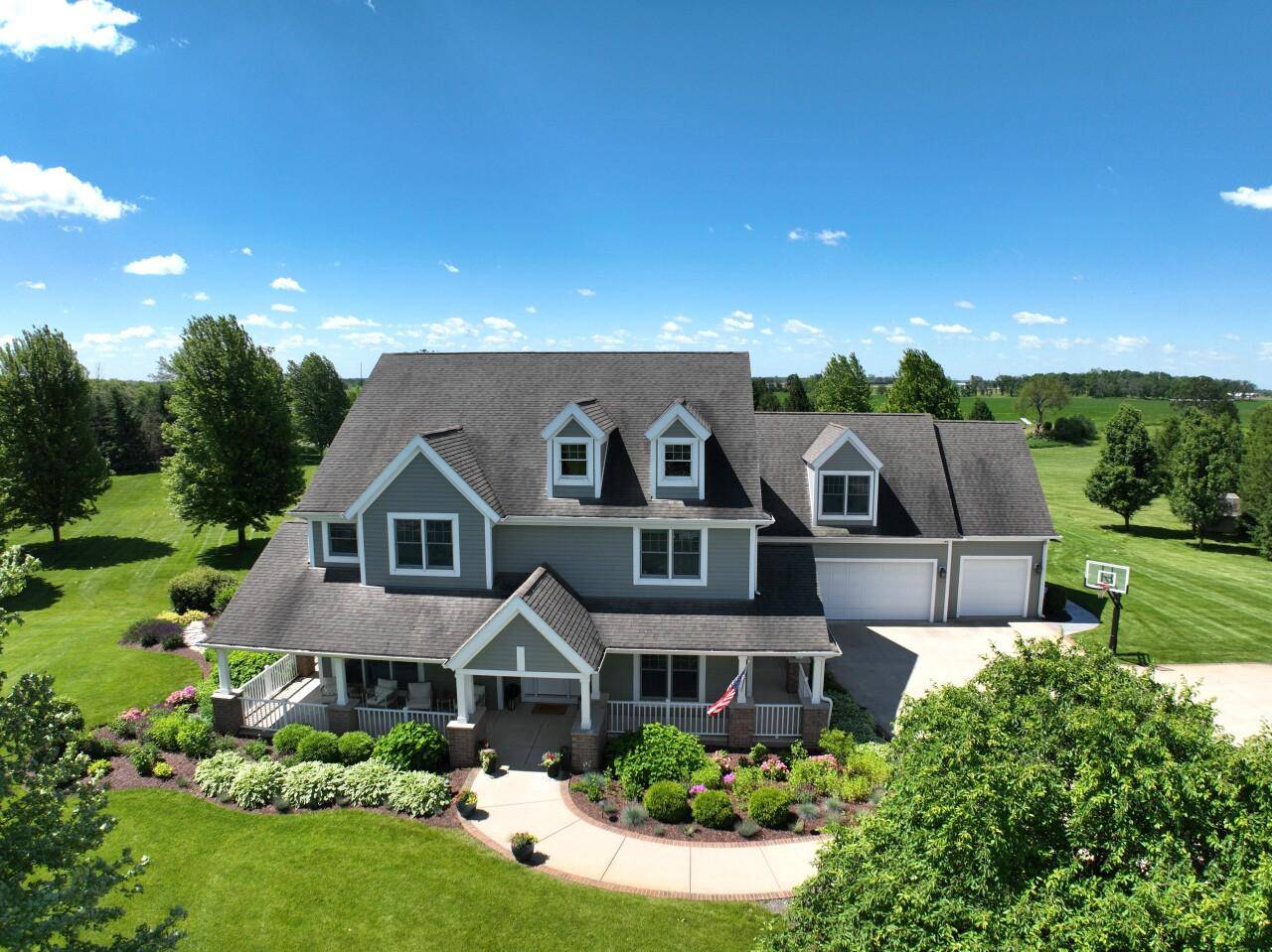 Burlington, WI 53105,5021 Sherwood COURT