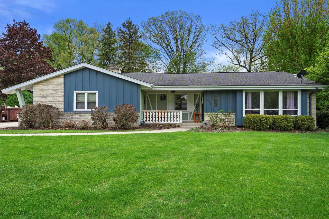 Brookfield, WI 53045,17505 Royalcrest DRIVE