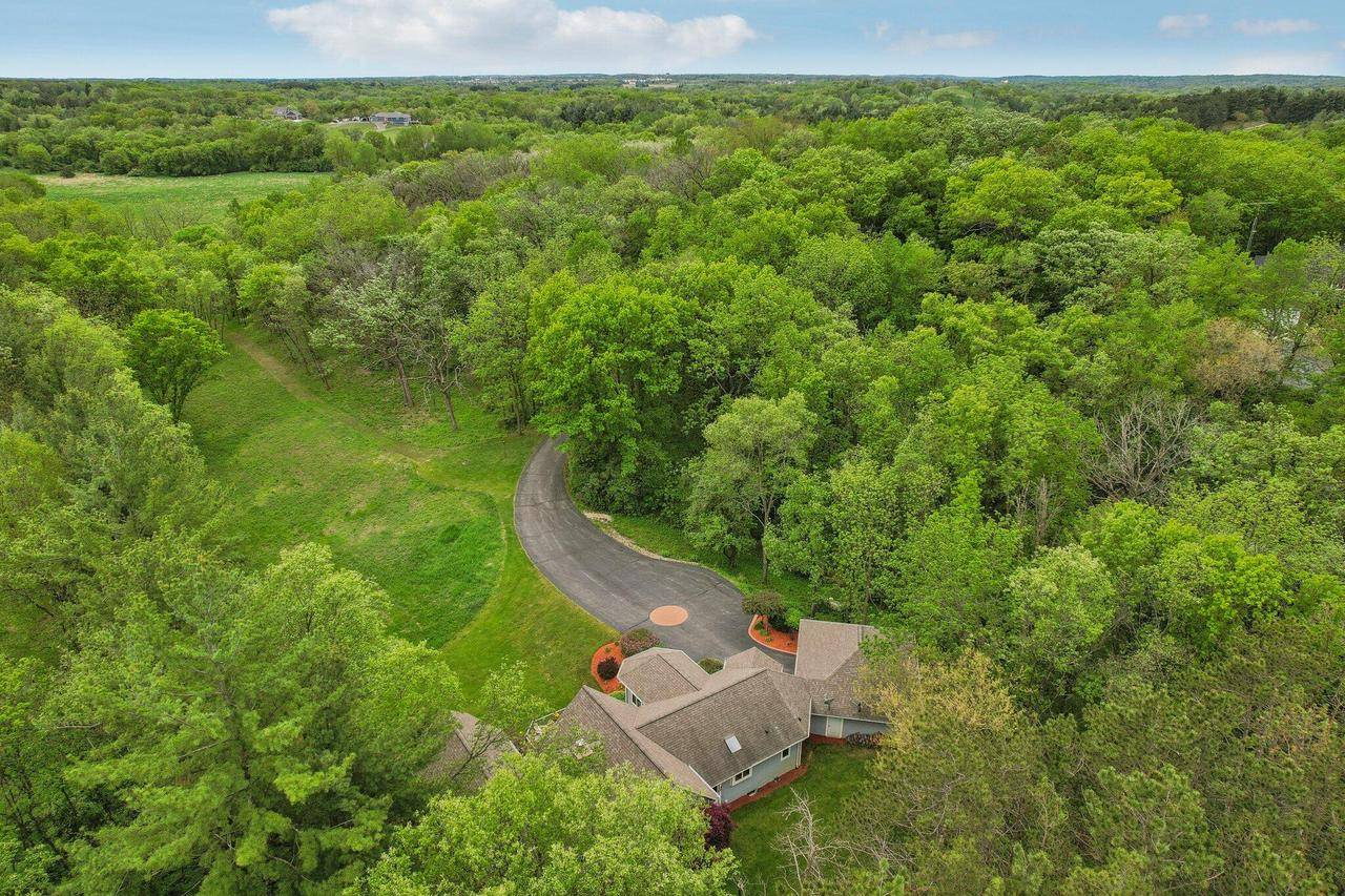 Burlington, WI 53105,6430 Briarwood DRIVE