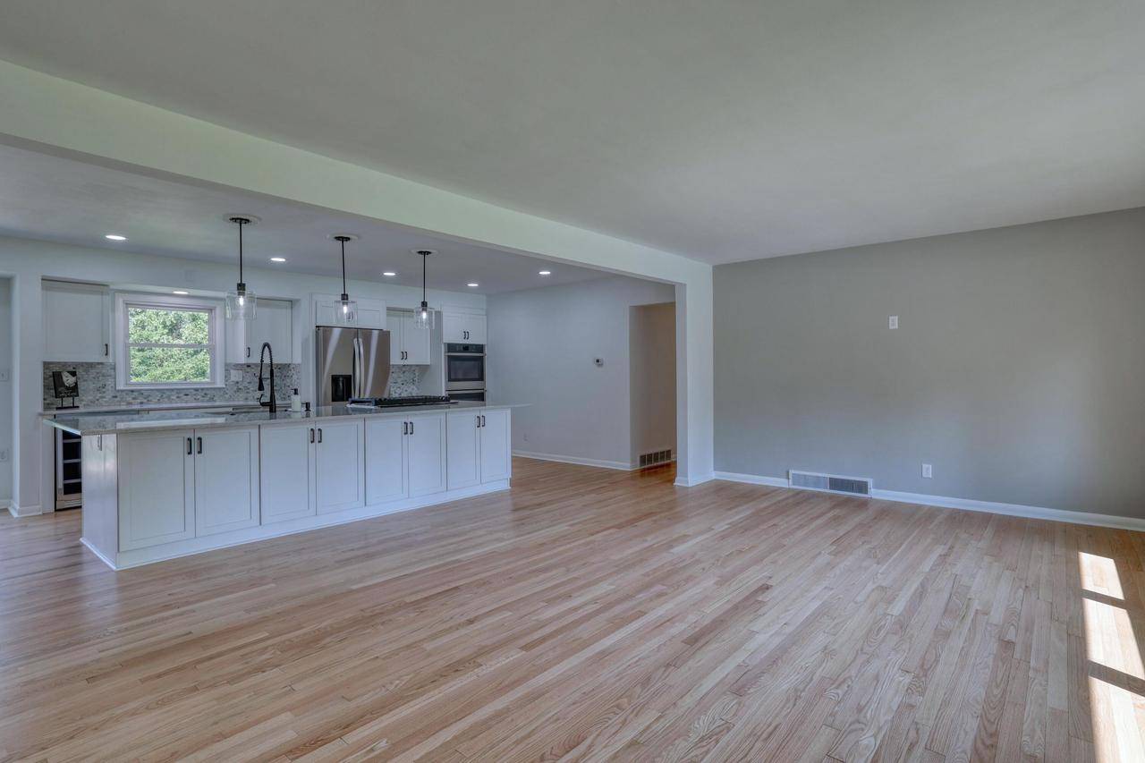 New Berlin, WI 53151,1603 S Sherwood DRIVE