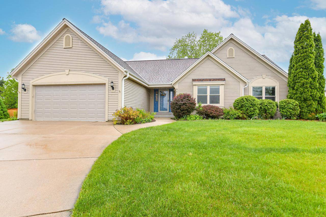 Pewaukee, WI 53072,884 Joshua COURT