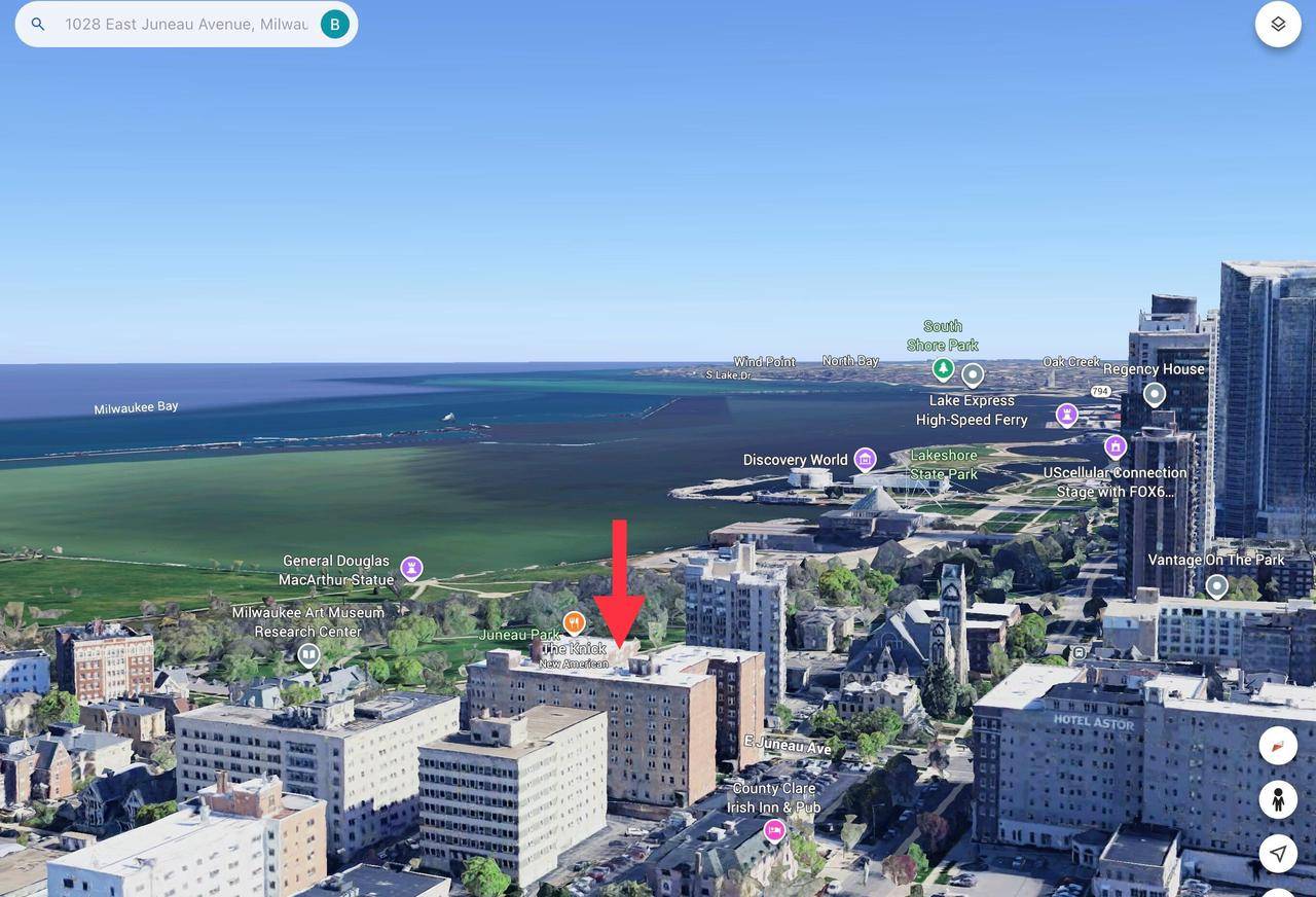 Milwaukee, WI 53202,1028 E Juneau AVENUE #206