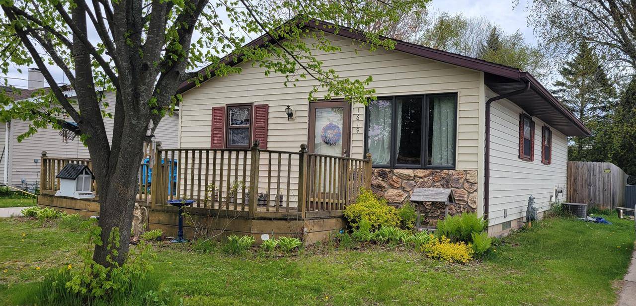 Manitowoc, WI 54220,1619 Fern DRIVE