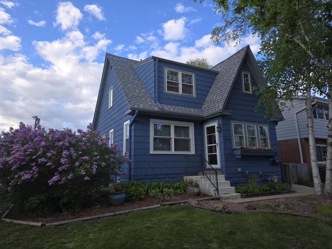 Milwaukee, WI 53228,9010 W Howard AVENUE