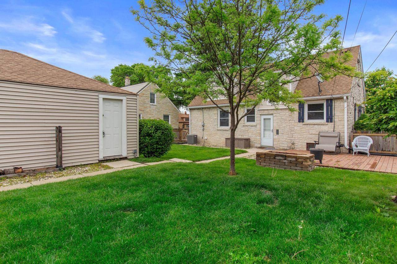 Greenfield, WI 53219,3237 S 44th STREET