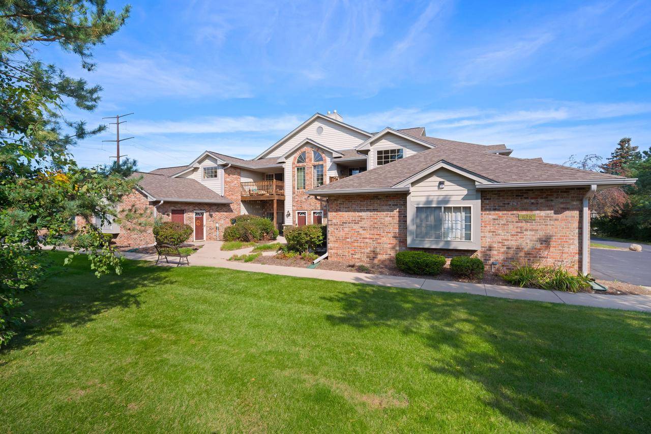 Saukville, WI 53080,628 Hillcrest ROAD #B