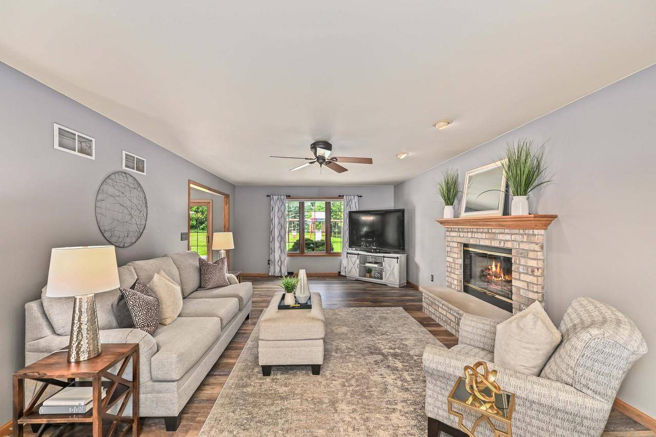 Sussex, WI 53089,N57W24664 Nighthawk COURT