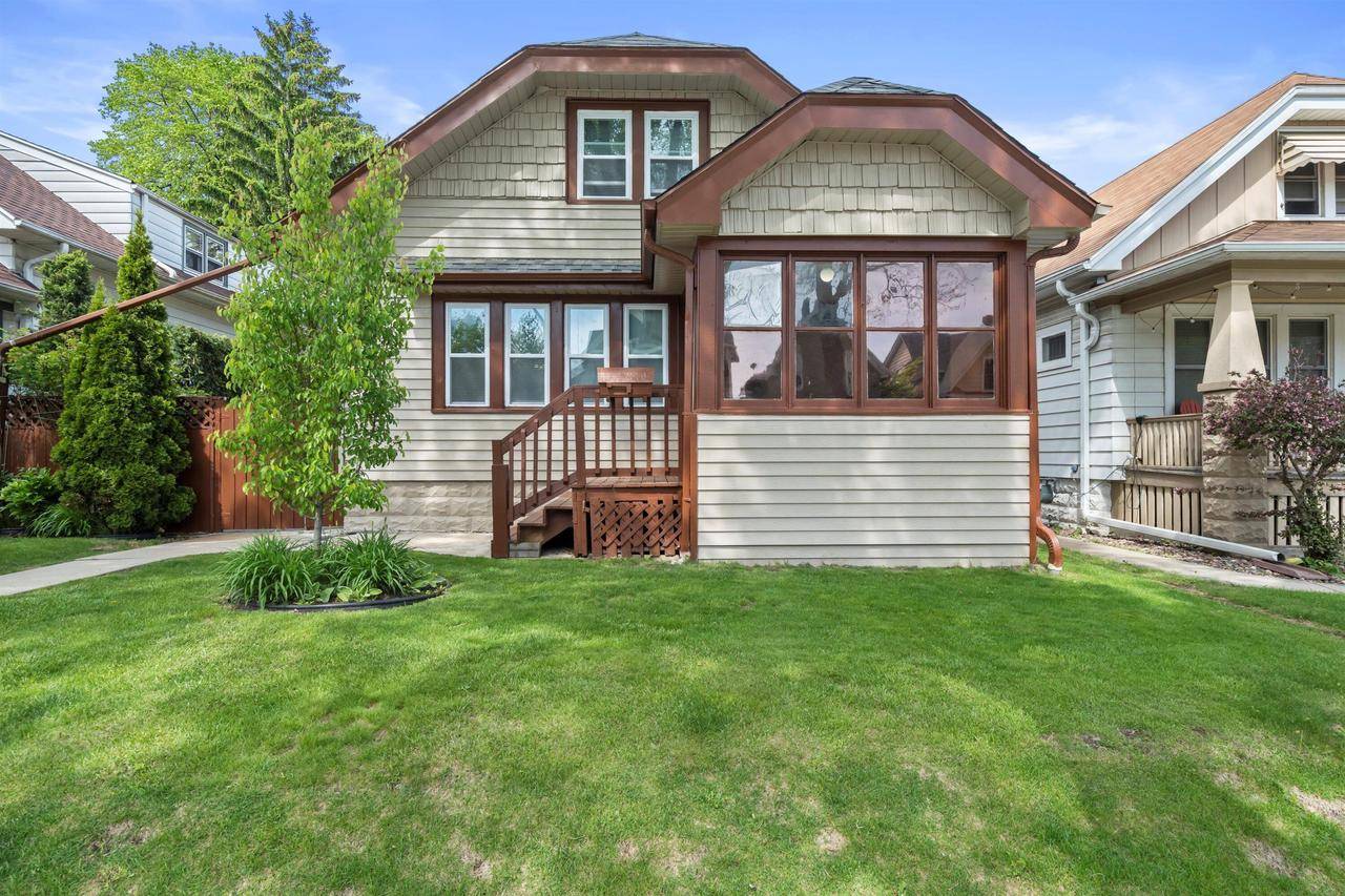 West Allis, WI 53219,2049 S 77th STREET