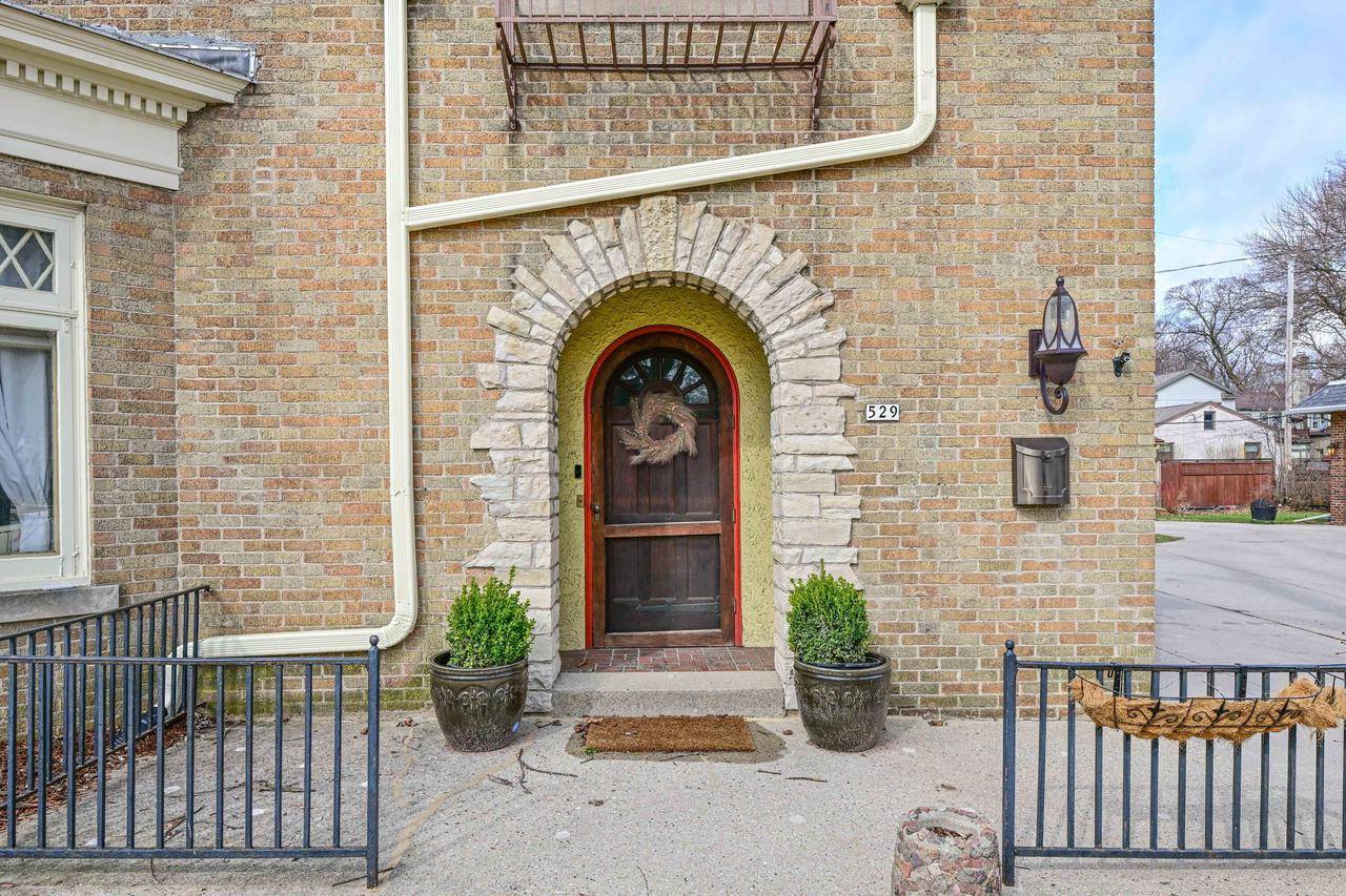 Wauwatosa, WI 53213,529 N 68th STREET