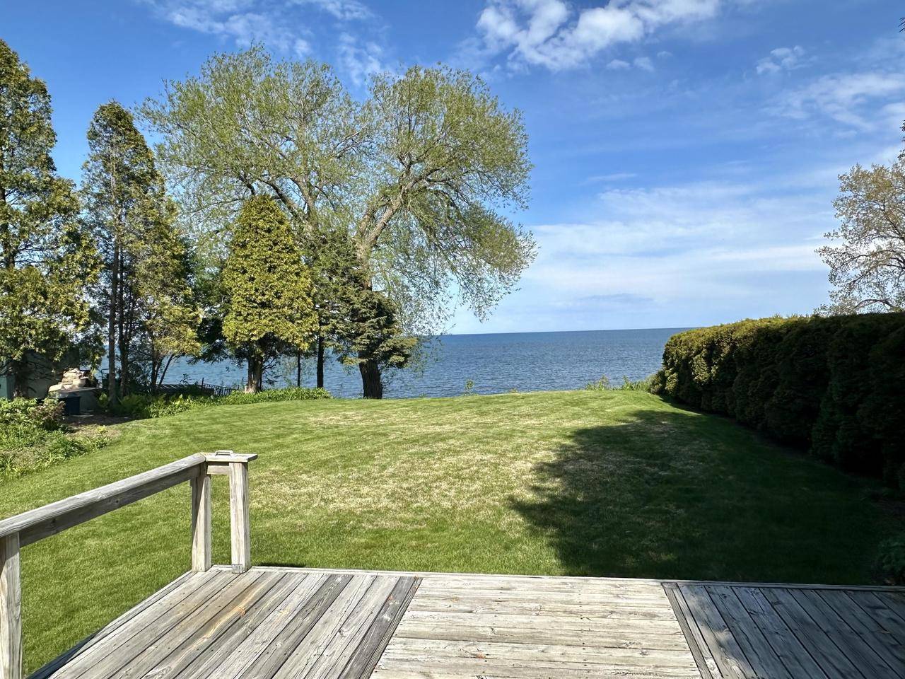 Sheboygan, WI 53081,2509 Lakeshore DRIVE
