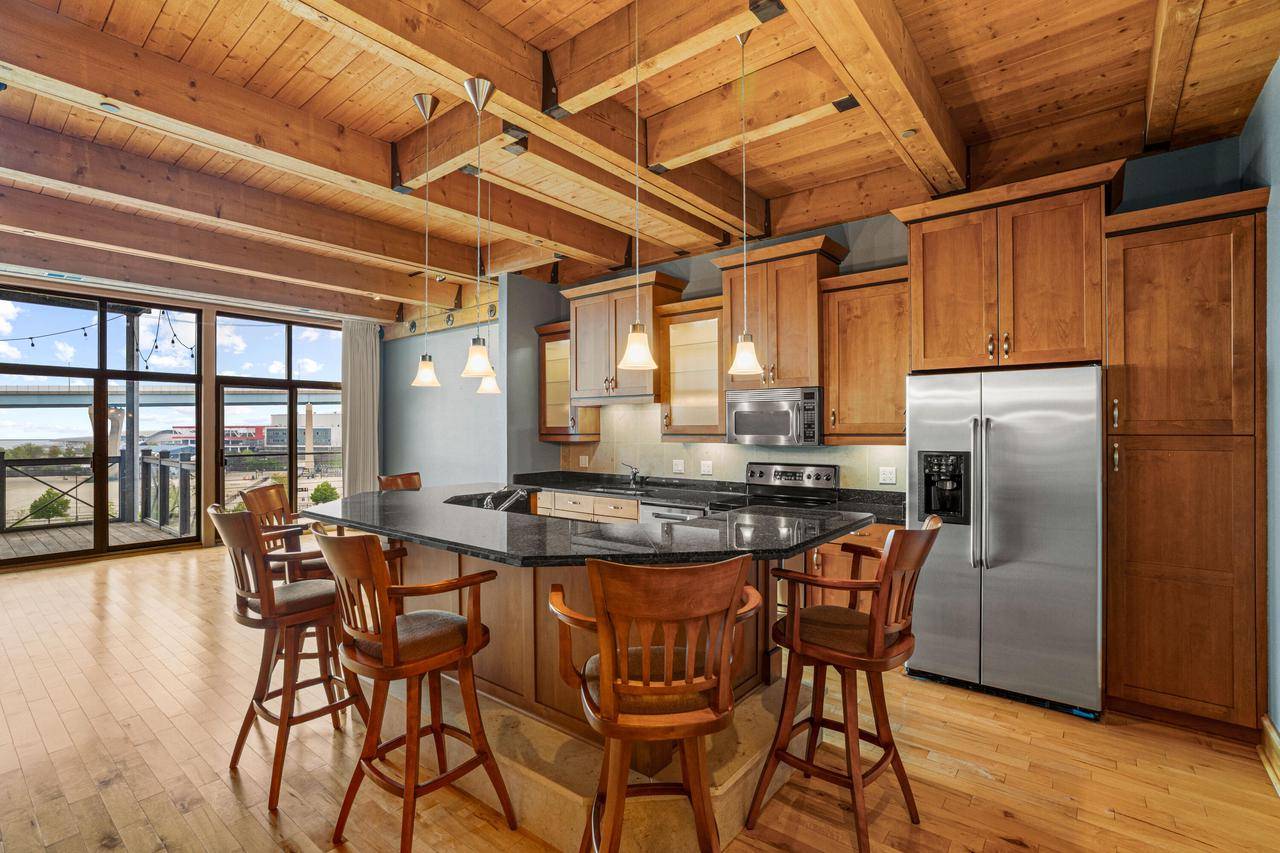 Milwaukee, WI 53202,601 E Erie STREET #506