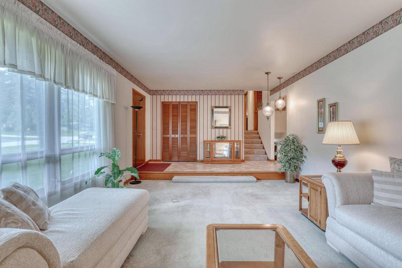Elm Grove, WI 53122,2050 Mt Kisco DRIVE