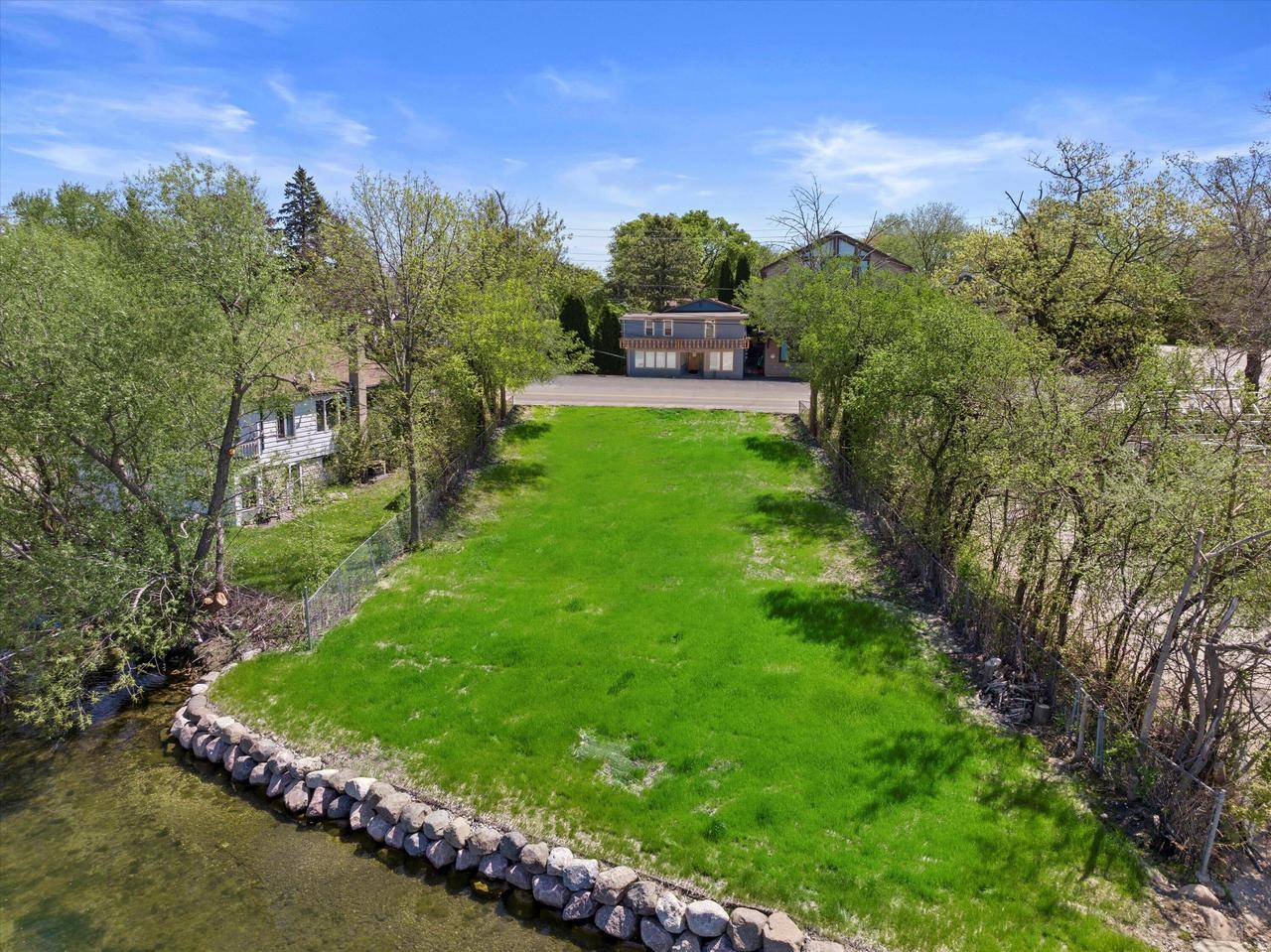 Pewaukee, WI 53072,W278N2381 Prospect AVENUE