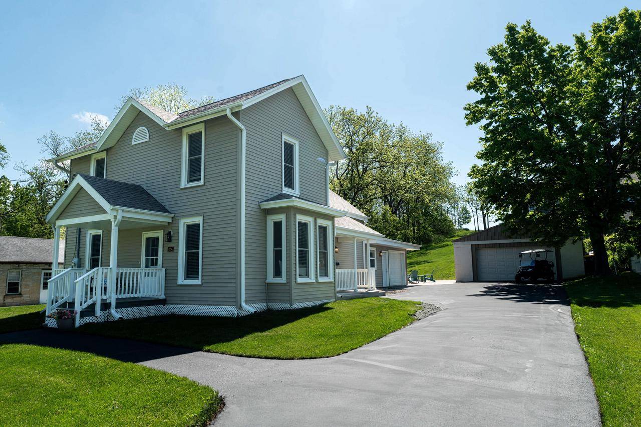 Pewaukee, WI 53072,430 Prospect AVENUE
