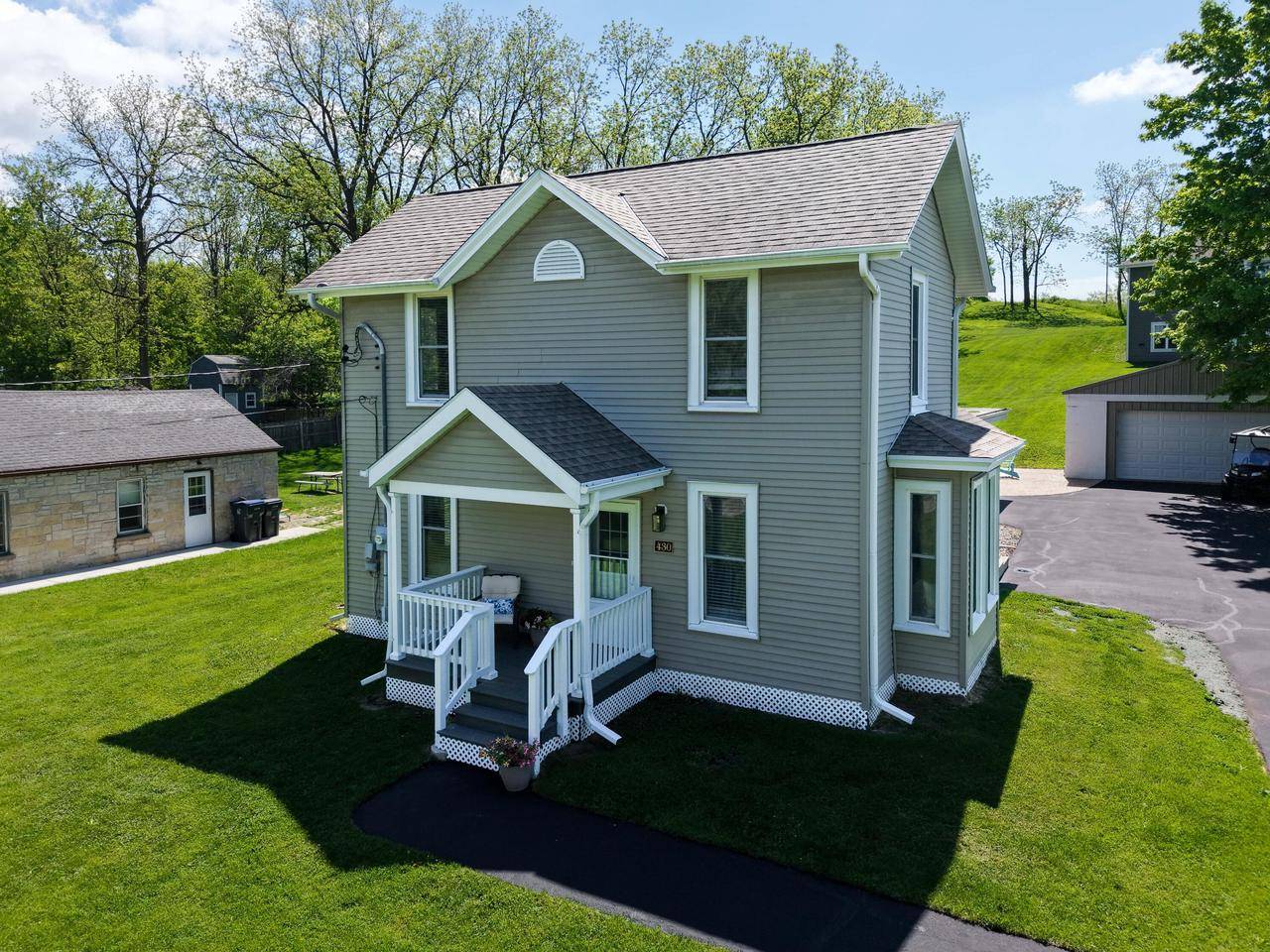 Pewaukee, WI 53072,430 Prospect AVENUE