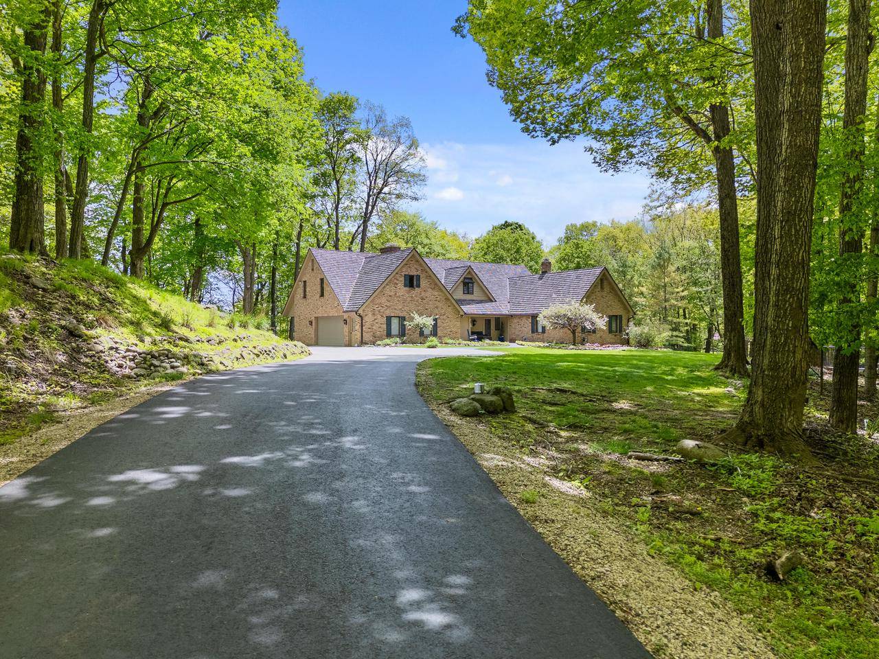 West Bend, WI 53095,5710 Paradise Ridge STREET