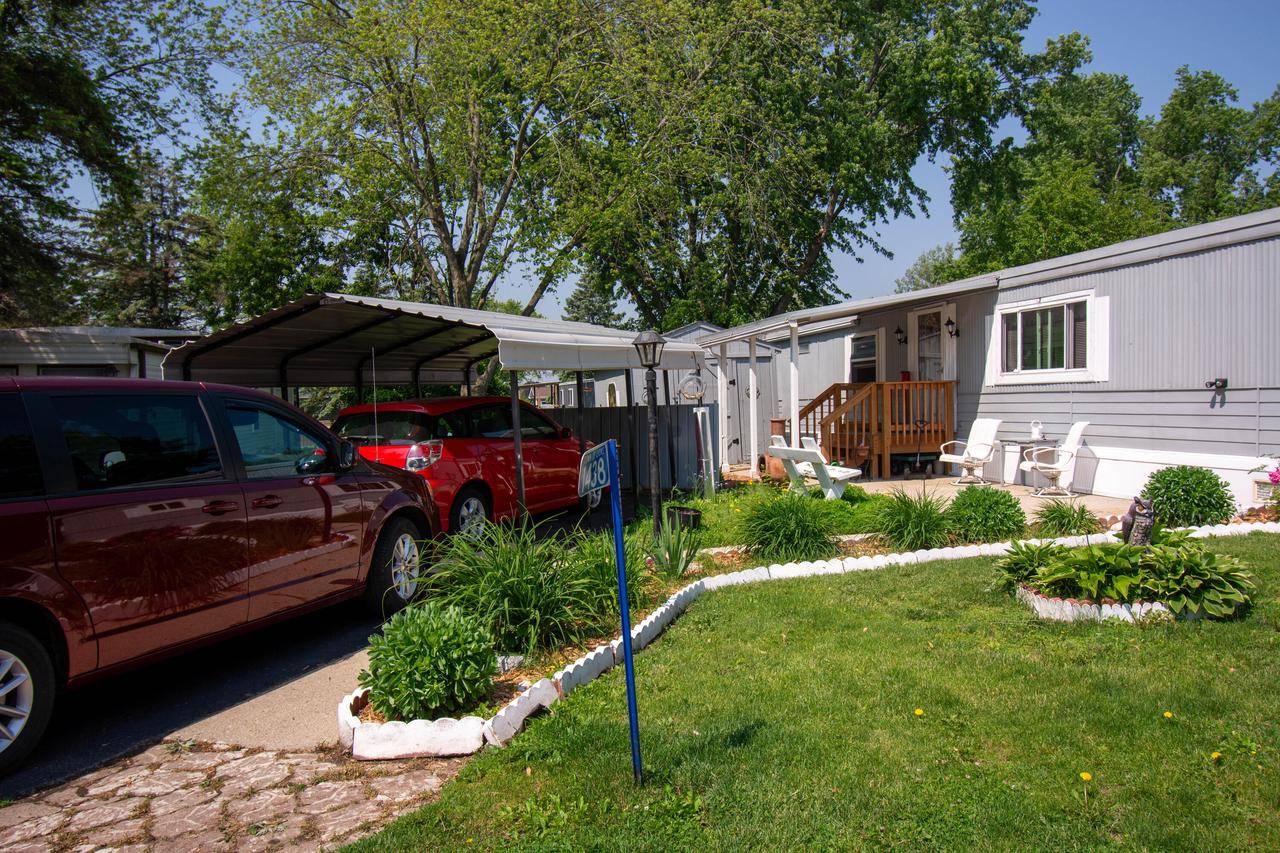 Burlington, WI 53105,1438 Meadow LANE