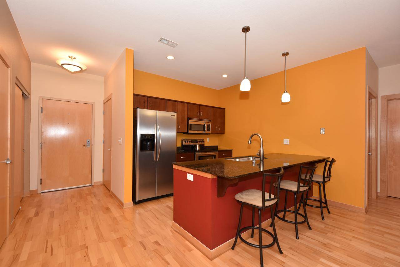 Milwaukee, WI 53202,601 E Ogden AVENUE #411