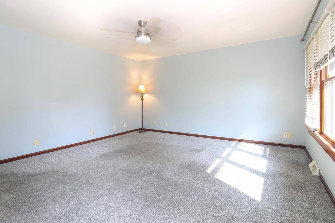 Racine, WI 53402,6807 Cliffside DRIVE