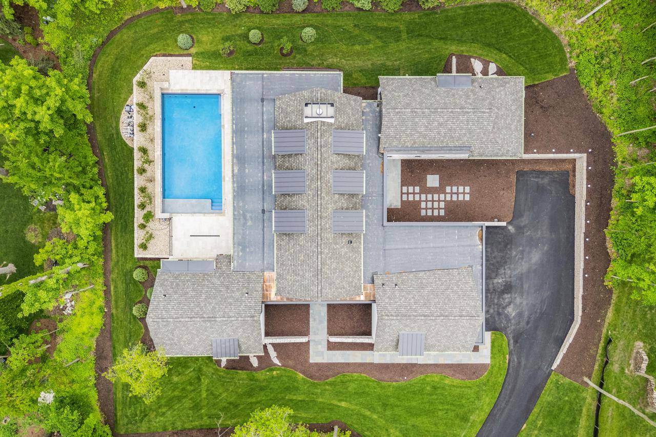 Lake Geneva, WI 53147,1572 N Creekside LANE