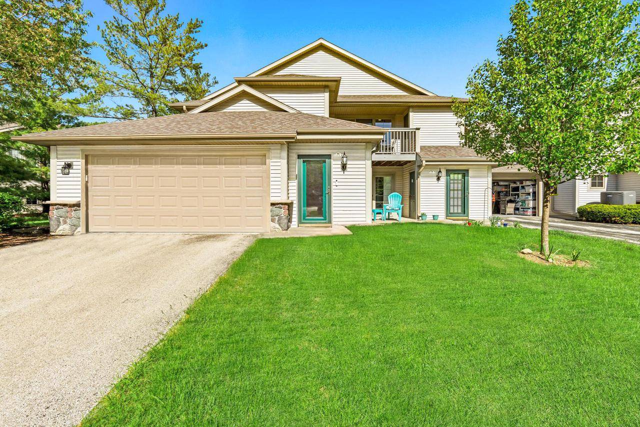 Delafield, WI 53018,2264B Circle Ridge ROAD
