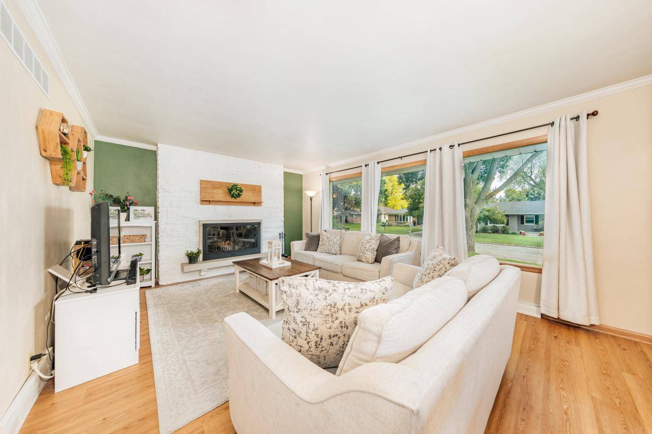 Wauwatosa, WI 53226,2223 N 107th STREET