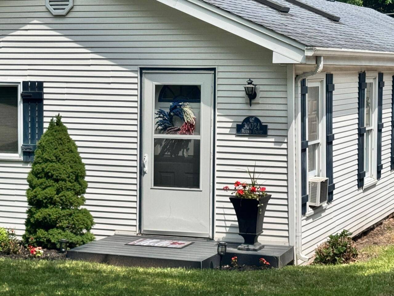 Burlington, WI 53105,30024 Mound DRIVE