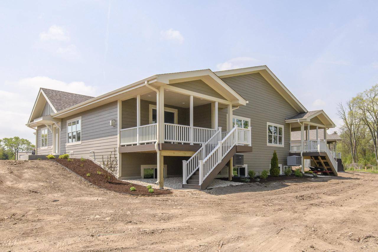 Lannon, WI 53046,20970 Gray STREET