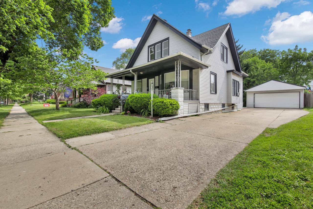 Wauwatosa, WI 53213,552 N 62nd STREET
