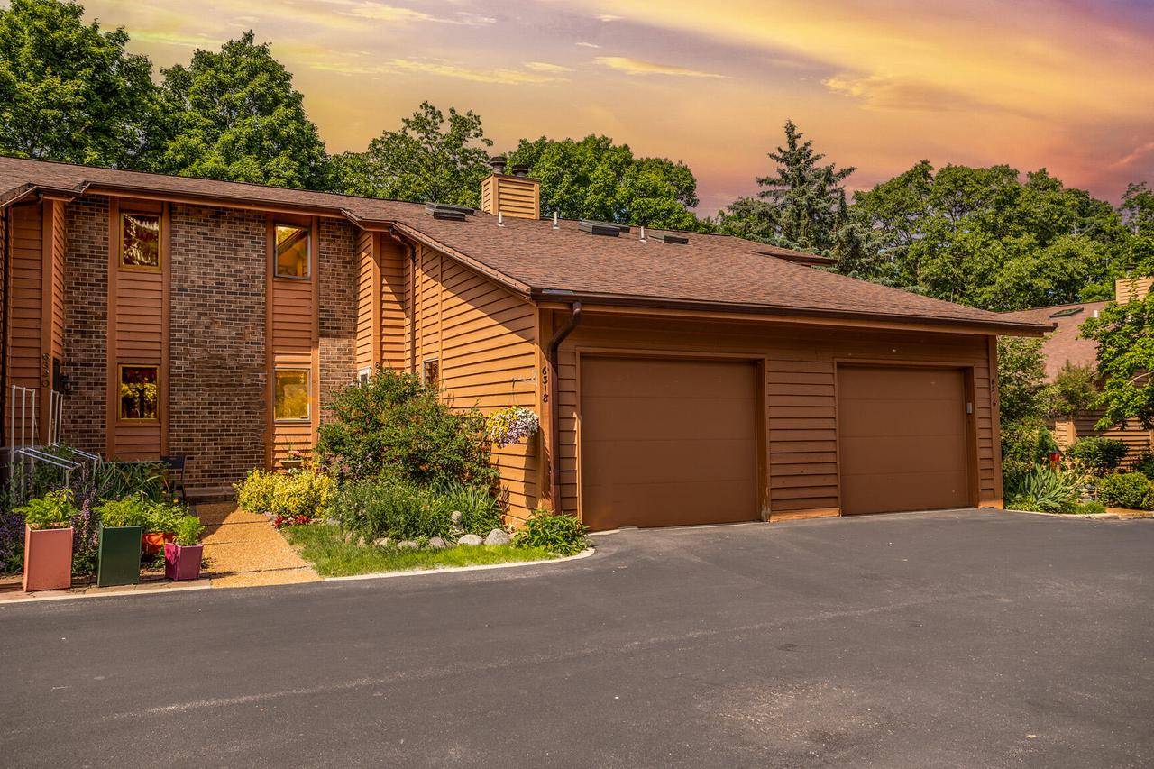 Wauwatosa, WI 53213,6318 Cedar STREET