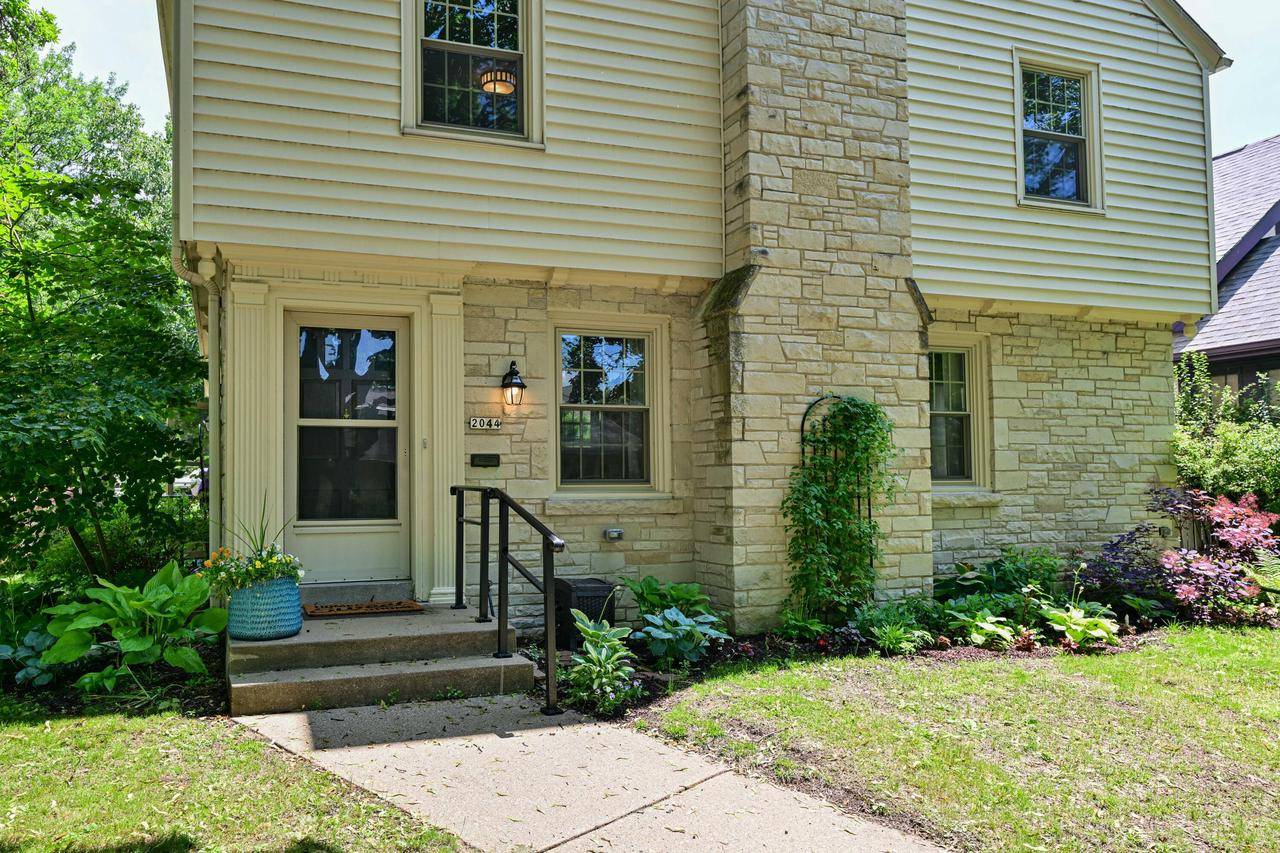 Wauwatosa, WI 53213,2044 Forest STREET