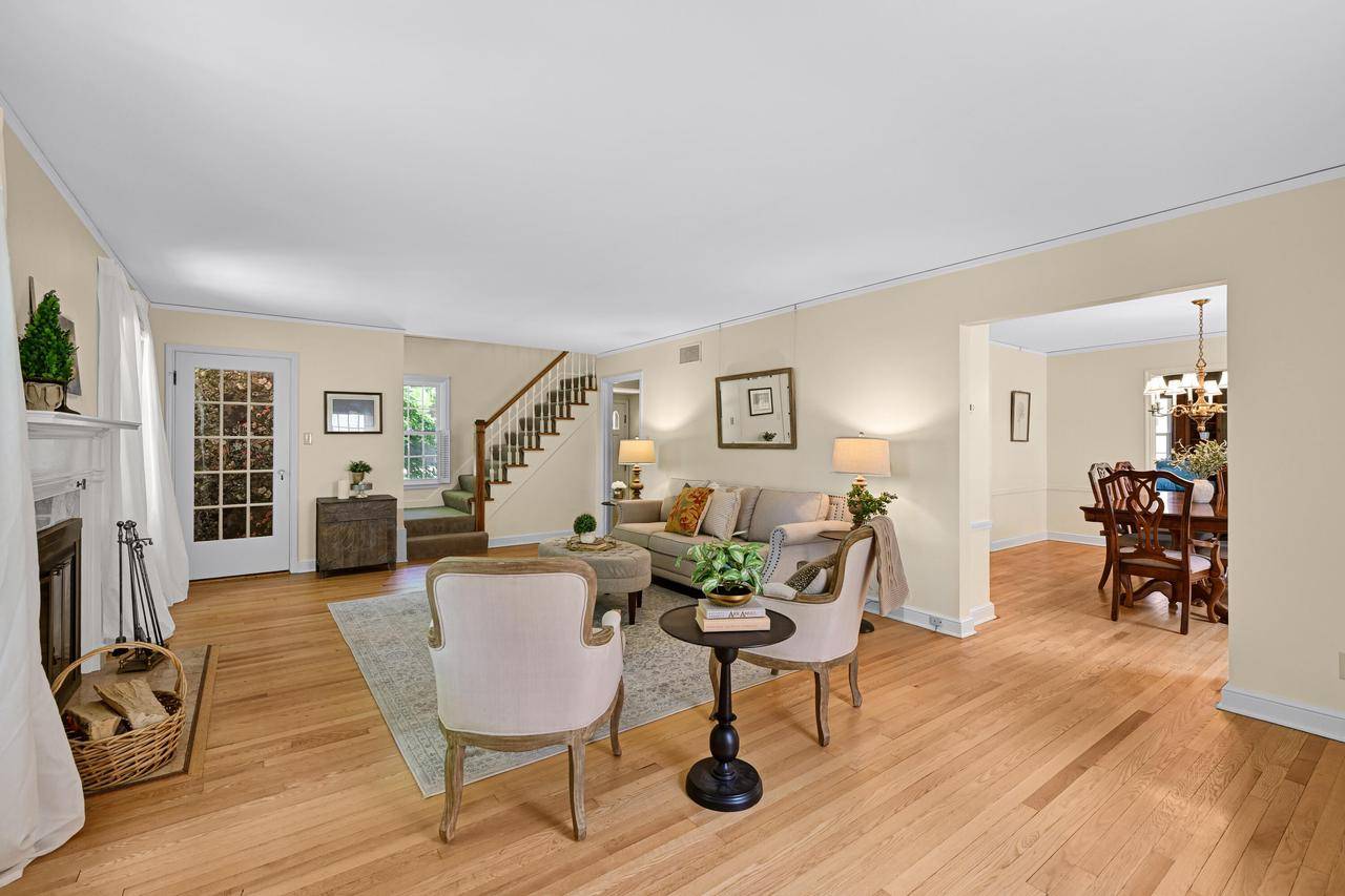 Wauwatosa, WI 53213,2044 Forest STREET