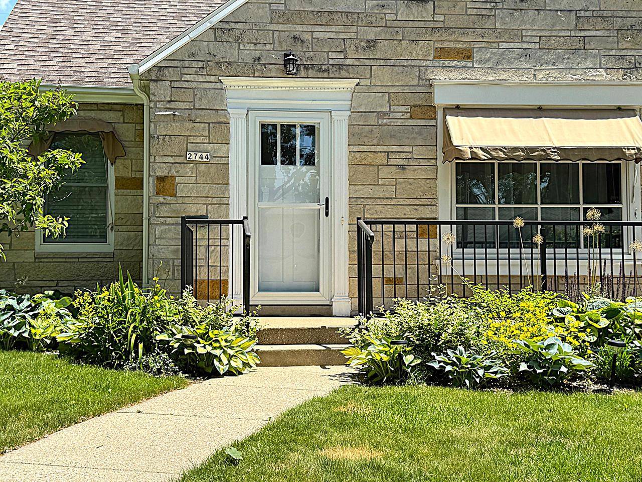 Wauwatosa, WI 53210,2744 Lefeber AVENUE