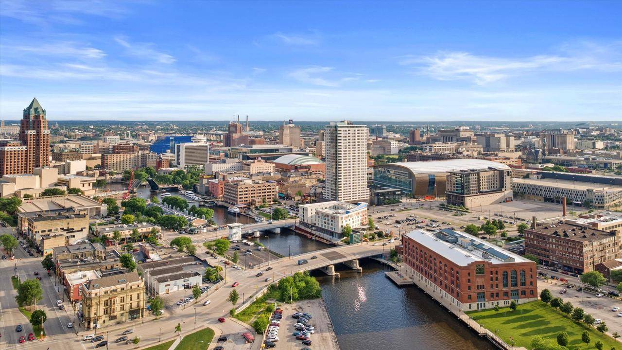 Milwaukee, WI 53202,1541 N Jefferson STREET #409
