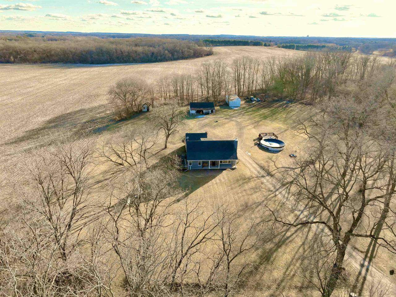 Milton, WI 53563,7402 E Bowers Lake Road