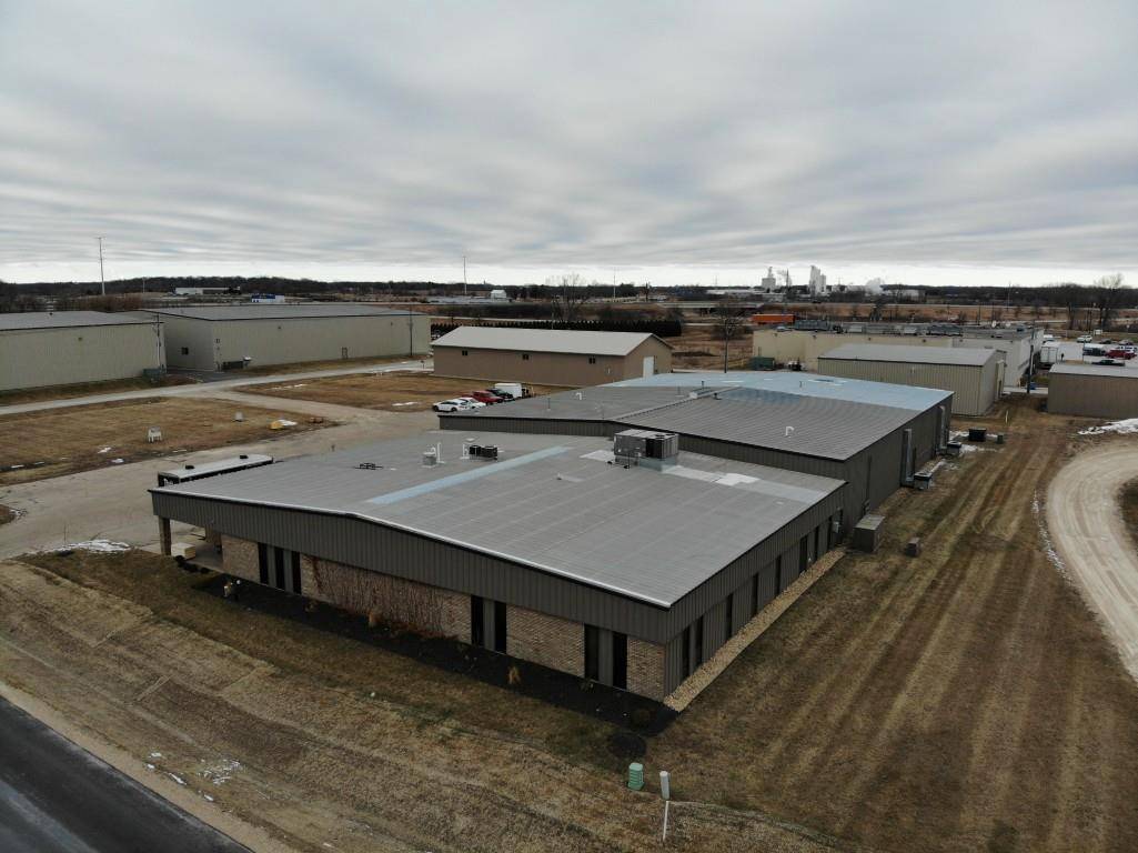 Columbus, WI 53925,200-224 Commercial Drive