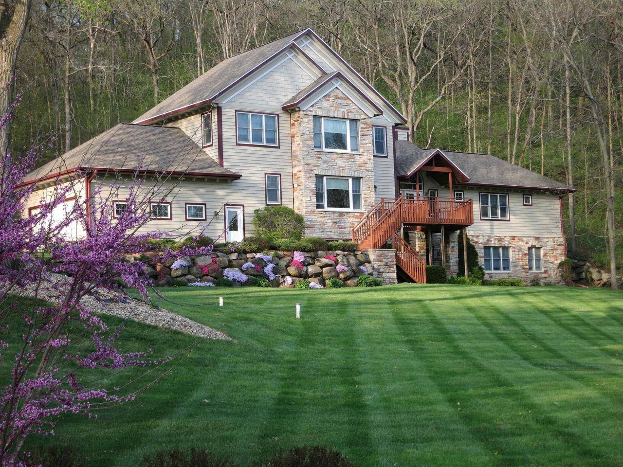 Cross Plains, WI 53528,4494 Oak Valley Road
