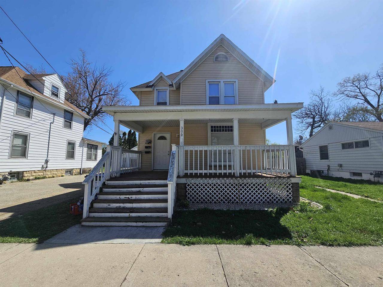 Janesville, WI 53548,306 N Washington Street