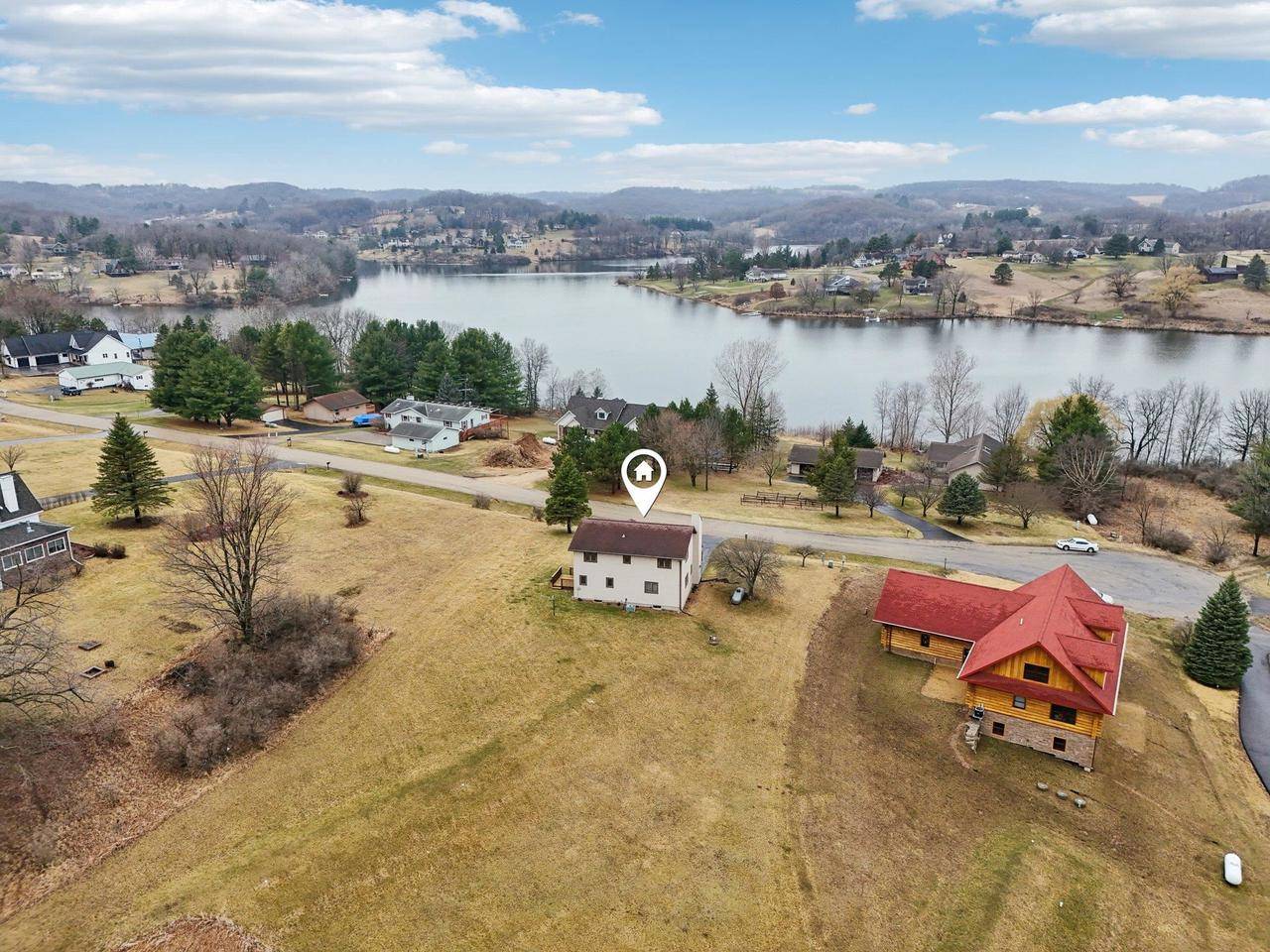 La Valle, WI 53941,S1210 Remington Drive