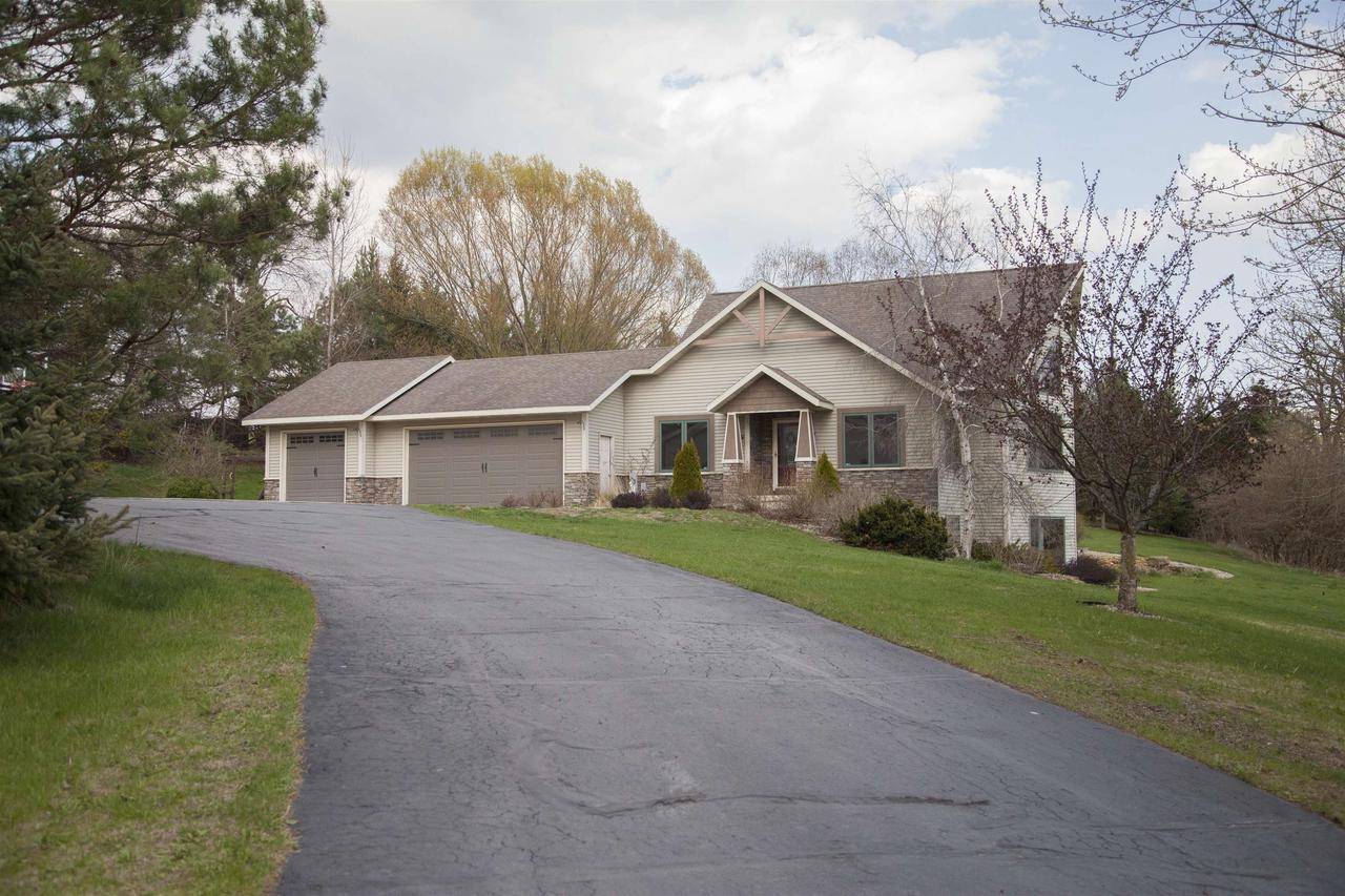New Glarus, WI 53574,W5416 Highland Drive